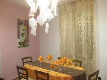Oda ve Kahvaltı Emme House Pontecorvo
