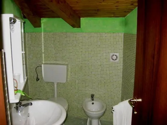 לינה וארוחת בוקר Emme House פונטקורבו